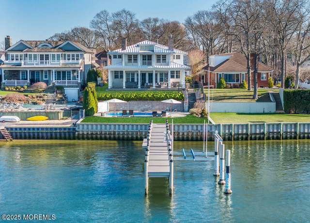 Property at 1117 Bradford Dr, Point Pleasant, NJ 08742, 5 beds, 5.5 baths