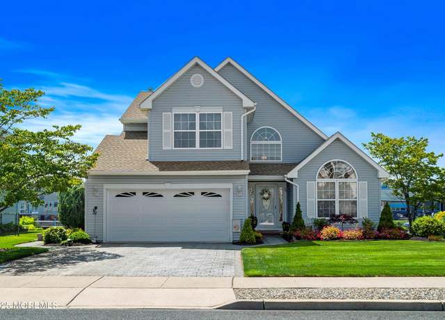 Property at 20 Meadow Point Dr, Brick, NJ 08723, 3 beds, 2.5 baths