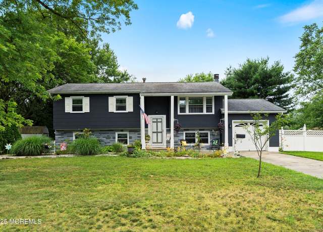 Property at 15 Robert Ter, Jackson, NJ 08527, 3 beds, 1.5 baths