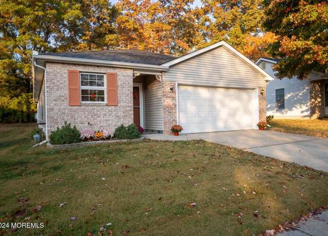 Property at 1544 Heatherleaf Ln, Toms River, NJ 08755, 2 beds, 2 baths