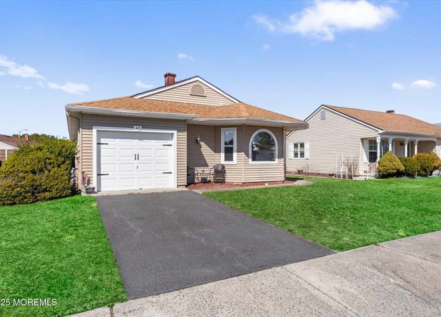 Property at 40 Prince Charles Dr, Toms River, NJ 08757, 2 beds, 2 baths