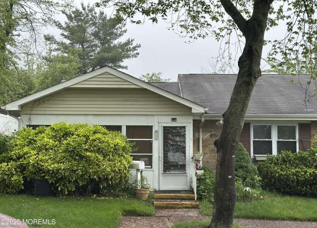 Property at 70 Sage Ct Unit A, Lakewood, NJ 08701, 2 beds, 1 bath