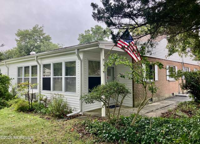 Property at 5 Cypress St Unit C, Toms River, NJ 08757, 2 beds, 1 bath