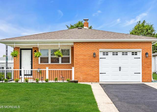 Property at 8 Rio Ct, Toms River, NJ 08757, 2 beds, 2 baths