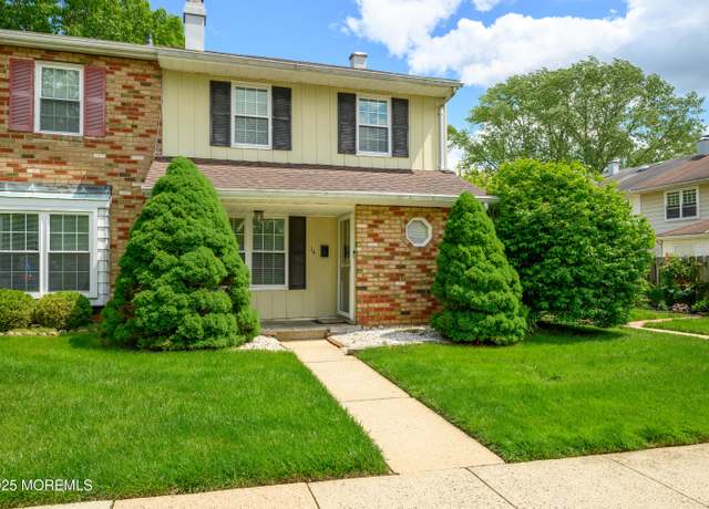 Property at 14 Kingsley Way, Freehold, NJ 07728, 3 beds, 1.5 baths