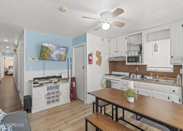 Property at 54 Lincoln Ave, Seaside Heights, NJ 08751