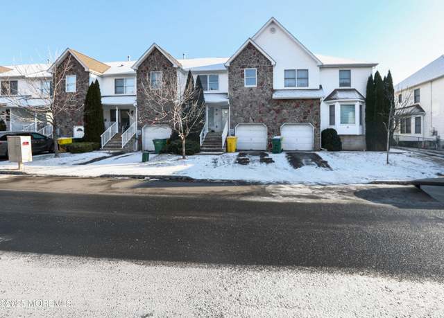 Property at 40 Sanz Town Rd, Lakewood, NJ 08701, 5 beds, 3.5 baths