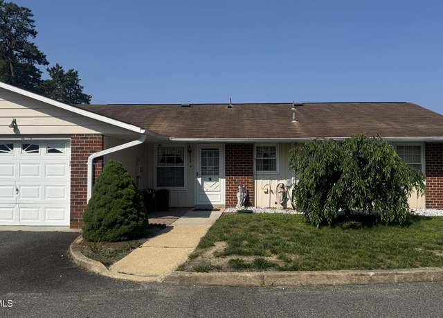 Property at 966A Argyll Cir, Lakewood, NJ 08701, 2 beds, 2 baths