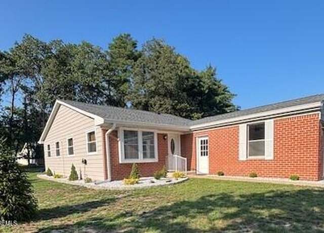 Property at 786 Hudson Pkwy, Whiting, NJ 08759, 2 beds, 1.5 baths