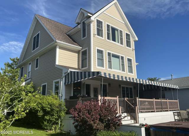 Property at 100 Waldron Rd, Toms River, NJ 08753, 4 beds, 3.5 baths