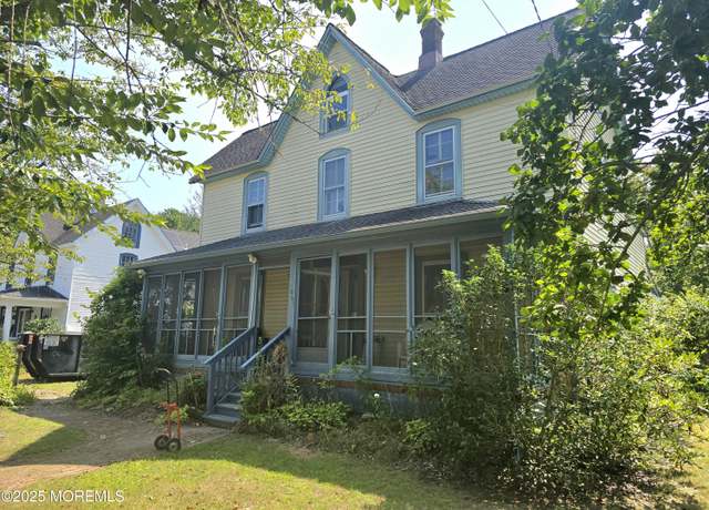 Property at 647 E Bay Ave, Barnegat, NJ 08005, 3 beds, 1 bath