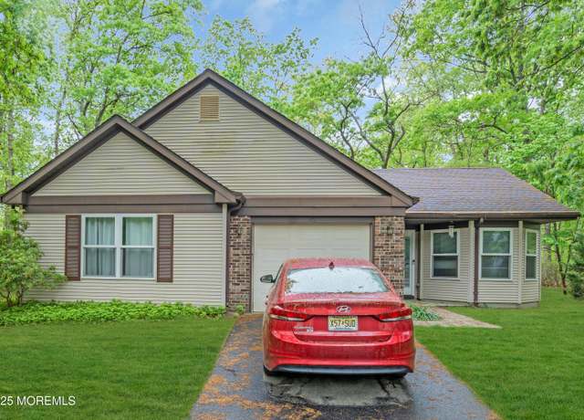 Property at 578 Petunia Ln N, Whiting, NJ 08759, 2 beds, 2 baths