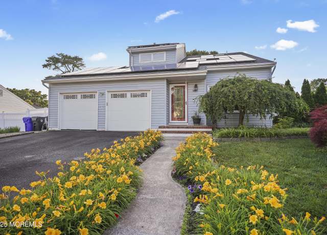 Property at 941 Chelsea Dr, Brick, NJ 08724, 3 beds, 2 baths