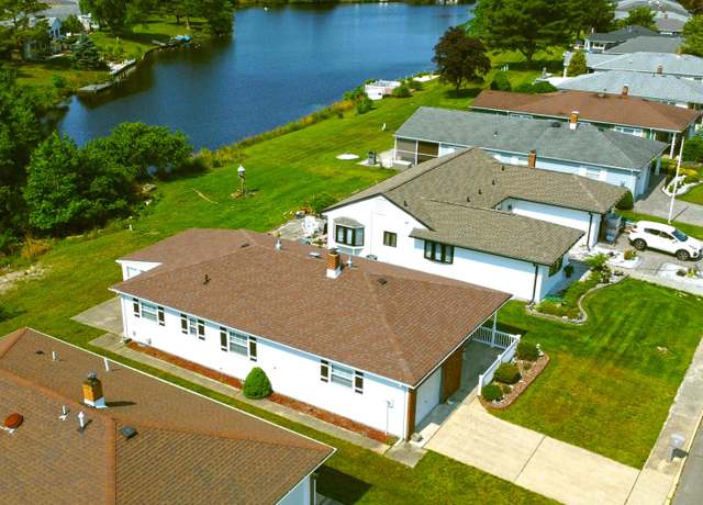 Property at 861 Jamaica Blvd, Toms River, NJ 08757, 2 beds, 2 baths