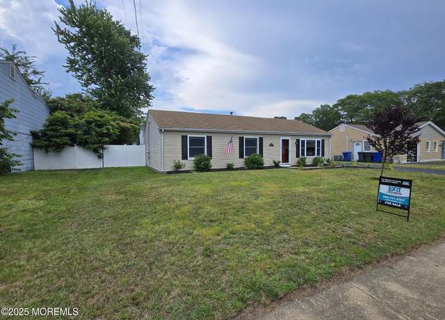 Property at 1236 Bewick St, Toms River, NJ 08753, 3 beds, 1 bath