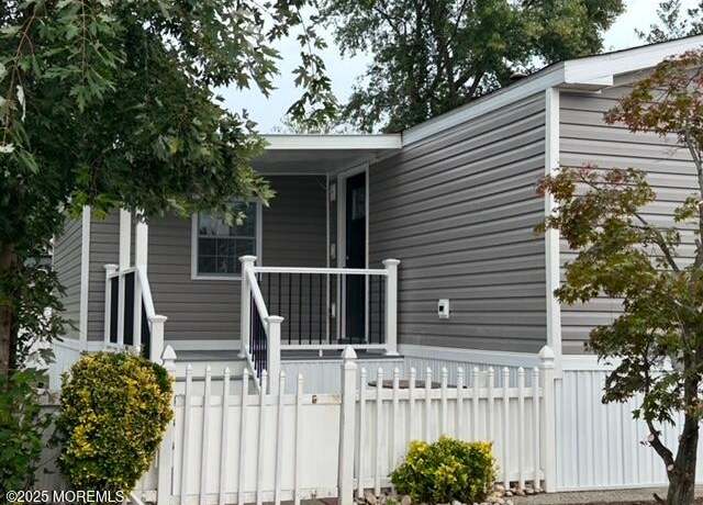 Property at 14 Bayshore Mobile Mnr, Hazlet, NJ 07730, 3 beds, 2 baths