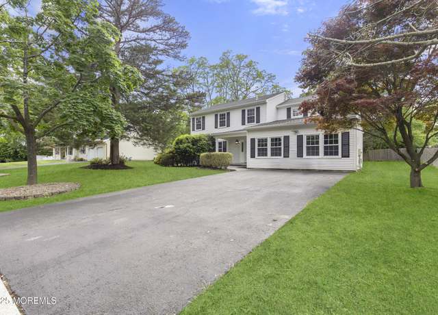 Property at 850 Paul Dr, Toms River, NJ 08753, 5 beds, 3.5 baths