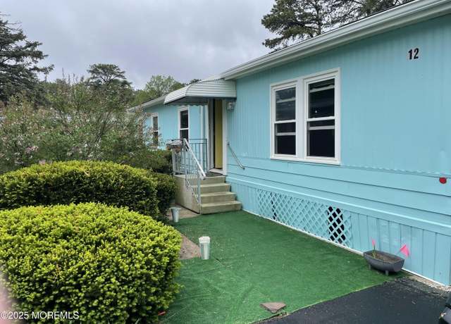 Property at 12 Pigeon Ct, Whiting, NJ 08759, 2 beds, 2 baths