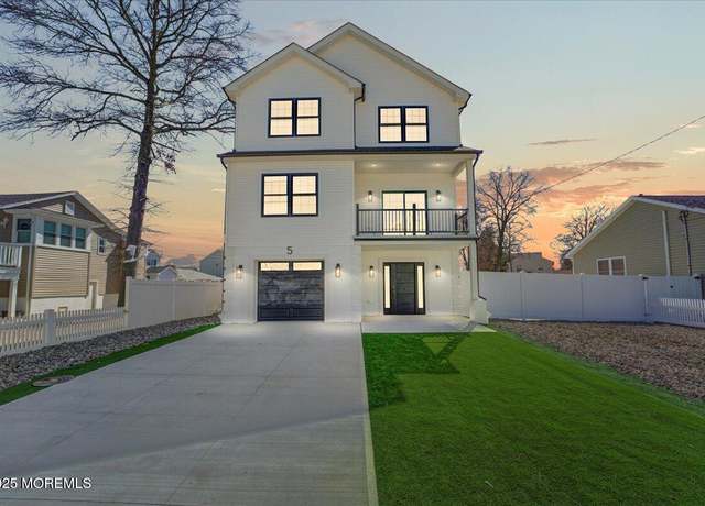 Property at 5 Shore Pine Dr, Brick, NJ 08723, 5 beds, 3 baths