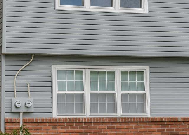 Property at 14 Connecticut Ct Unit D, Matawan, NJ 07747, 2 beds, 1 bath