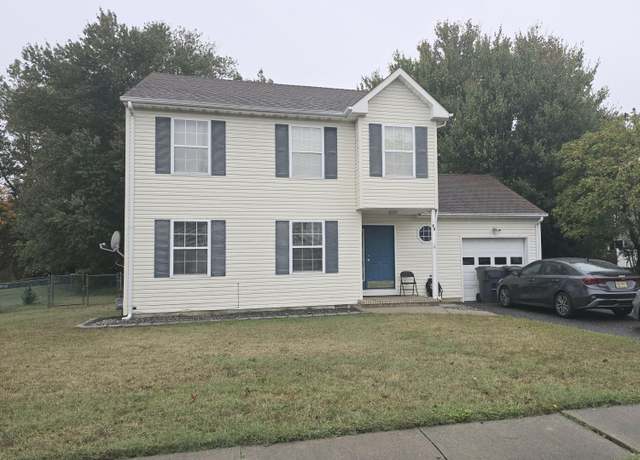 Property at 22 Cumberland Dr, Brick, NJ 08723, 3 beds, 2.5 baths