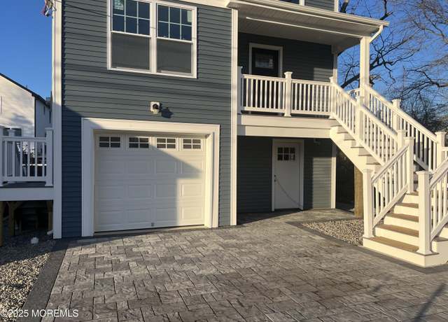 Property at 860 Mantoloking Rd, Brick, NJ 08723, 4 beds, 2.5 baths