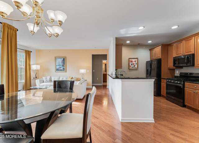 Property at 632 Sophee Ln, Lakewood, NJ 08701, 2 beds, 2 baths