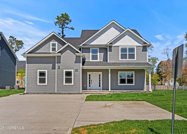 Property at 2141 Broadway Blvd, Toms River, NJ 08757, 4 beds, 3.5 baths