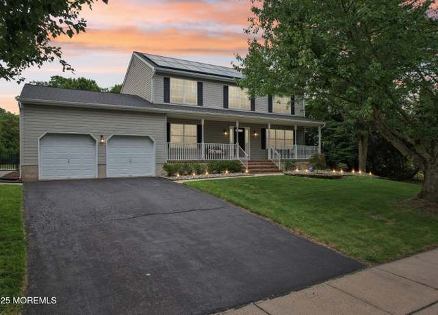 Property at 3 Macintosh Ct, Jackson, NJ 08527, 4 beds, 2.5 baths