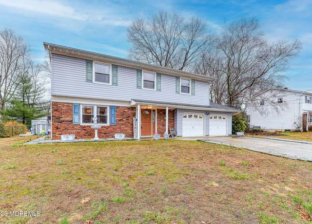 Property at 13 Forrest Hill Dr, Howell, NJ 07731, 4 beds, 2.5 baths