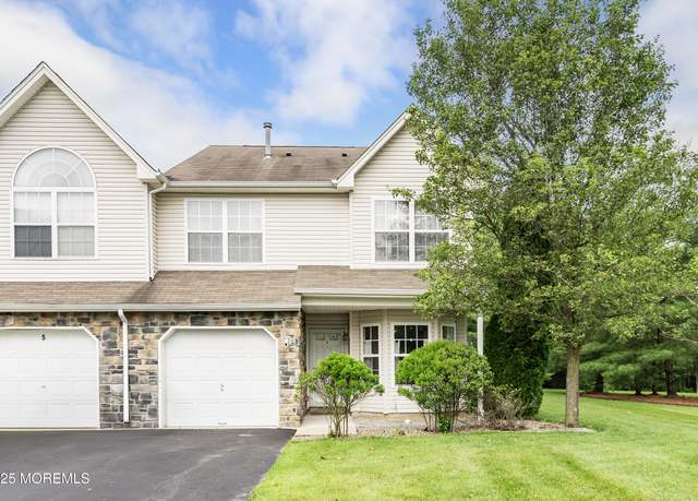 Property at 1 Maywood Run, Tinton Falls, NJ 07753, 3 beds, 2.5 baths