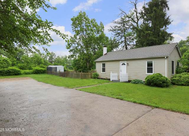 Property at 477 Lakewood Farmingdale Rd, Howell, NJ 07731, 2 beds, 1 bath