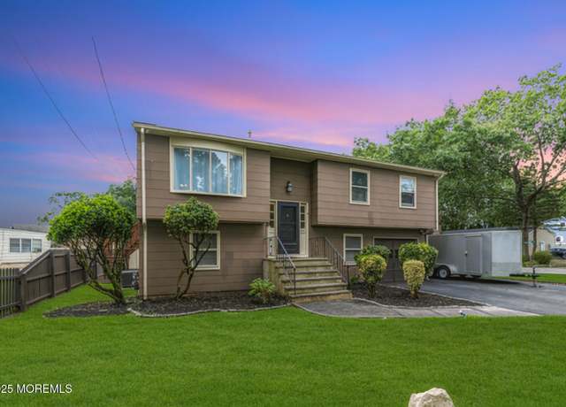 Property at 711 Chelsea St, Forked River, NJ 08731, 4 beds, 2 baths