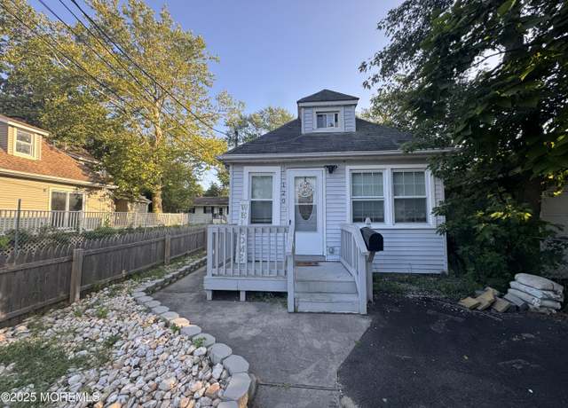 Property at 120 Crescent St, Keansburg, NJ 07734, 2 beds, 1 bath