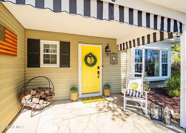 Property at 6 Peachstone Rd, Howell, NJ 07731, 3 beds, 2.5 baths