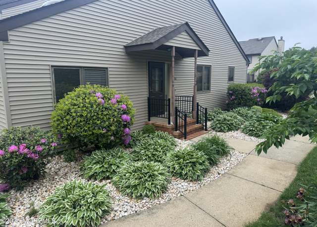 Property at 51 Malibu Ct, Old Bridge, NJ 08857, 2 beds, 2 baths