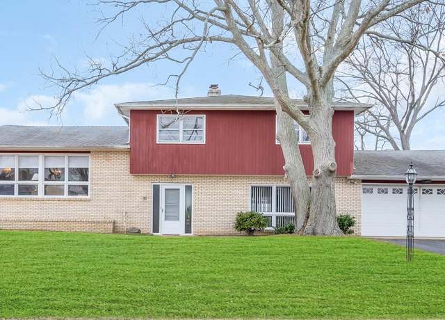 Property at 412 Meredith Ln, Brick, NJ 08723, 3 beds, 2.5 baths