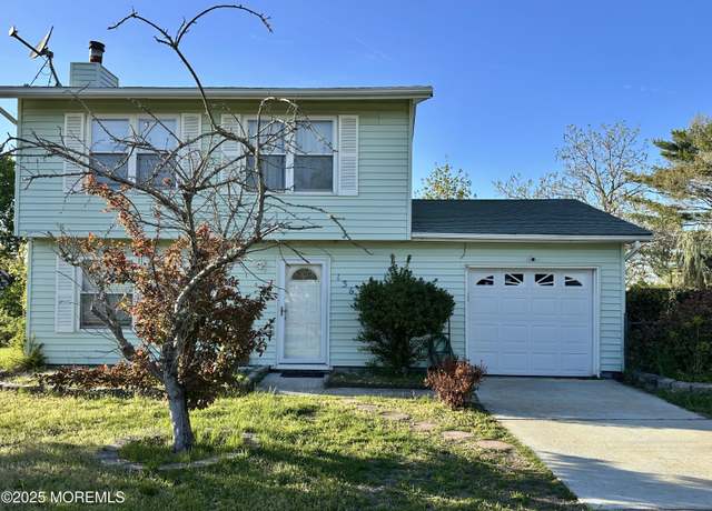 Property at 136 Windward Dr, Barnegat, NJ 08005, 3 beds, 1.5 baths