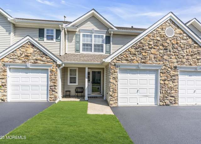 Property at 305 Carnation Dr, Brick, NJ 08724, 3 beds, 2.5 baths
