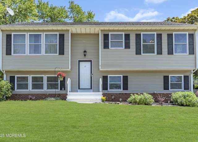 Property at 7 Juniper Ln, Jackson, NJ 08527, 3 beds, 1.5 baths
