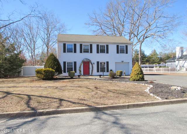 Property at 5 Highland Dr, Barnegat, NJ 08005, 4 beds, 1.5 baths
