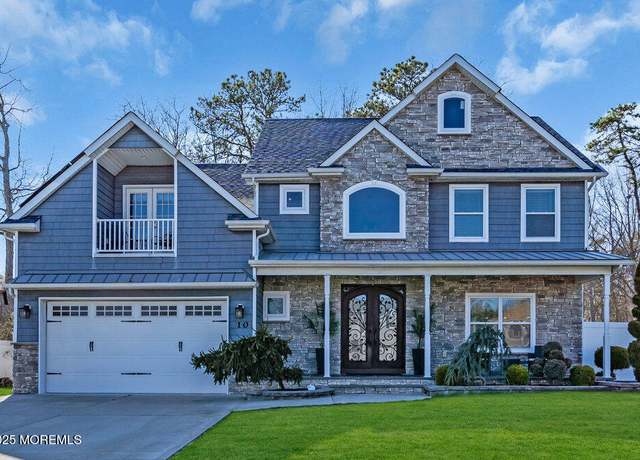 Property at 10 Jefferson Ave, Bayville, NJ 08721, 4 beds, 2.5 baths