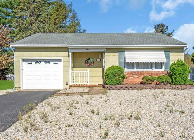 Property at 18 Gower Rd, Toms River, NJ 08757, 2 beds, 2 baths