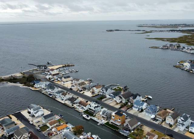 Property at 254 Butler Blvd, Bayville, NJ 08721, 3 beds, 2 baths