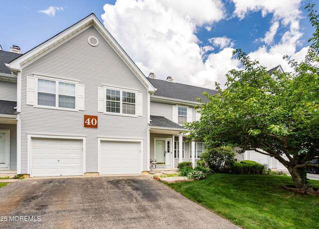 Property at 4005 Galloping Hill Ln, Toms River, NJ 08755, 3 beds, 2.5 baths