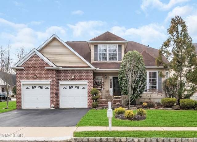 Property at 207 Bradwick Way, Marlboro, NJ 07746, 2 beds, 2.5 baths