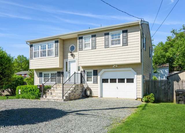 Property at 637 Bray Ave, Port Monmouth, NJ 07758, 4 beds, 1.5 baths