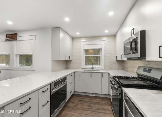Property at 741 Lakehurst Ave, Jackson, NJ 08527, 4 beds, 3 baths