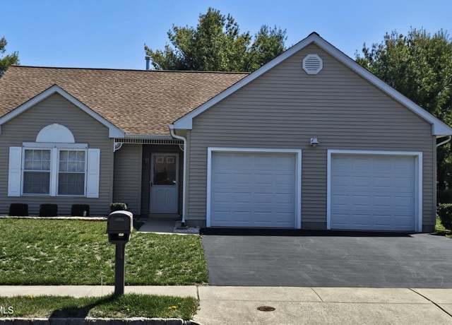 Property at 18 Devin Ln, Brick, NJ 08723, 2 beds, 2 baths