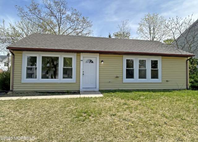 Property at 94 Windward Dr, Barnegat, NJ 08005, 3 beds, 1 bath